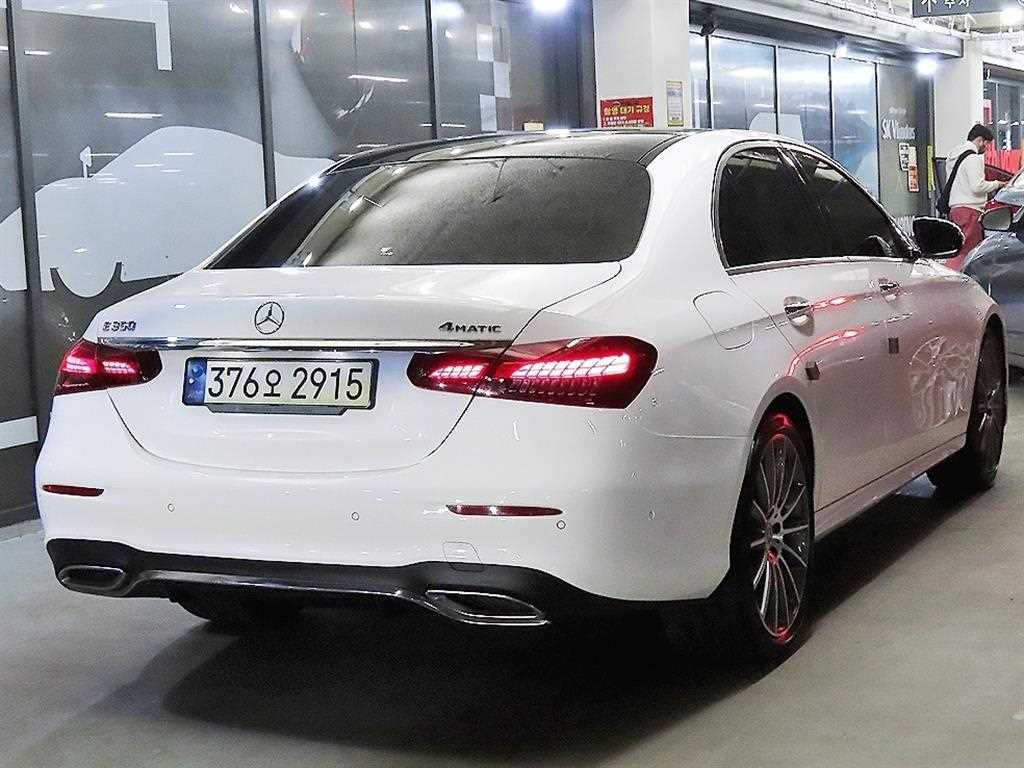 Mercedes Benz E class - Vista 4