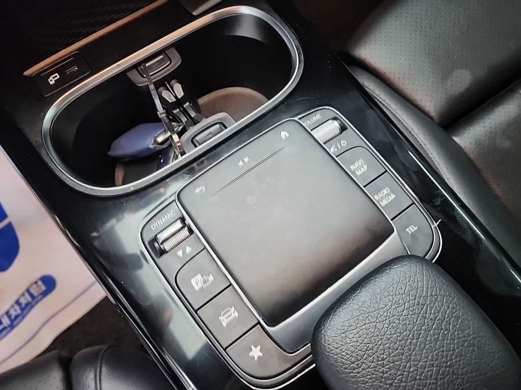 Mercedes Benz A Class 2021 Blanco - Importación desde Corea - HF Imports Iquique - Foto 17