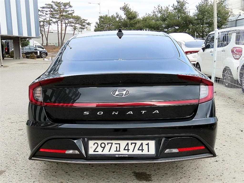 HYUNDAI Sonata - Vista 4