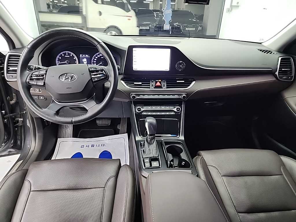 HYUNDAI Grandeur - Vista 7