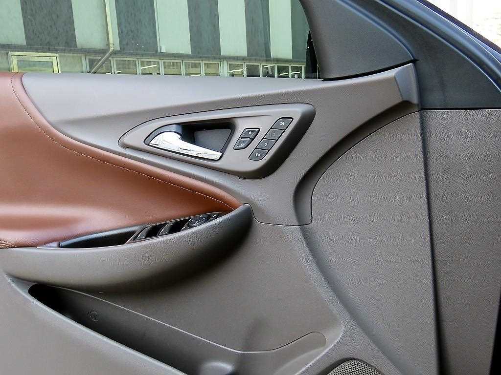 Chevrolet Malibu - Vista 11