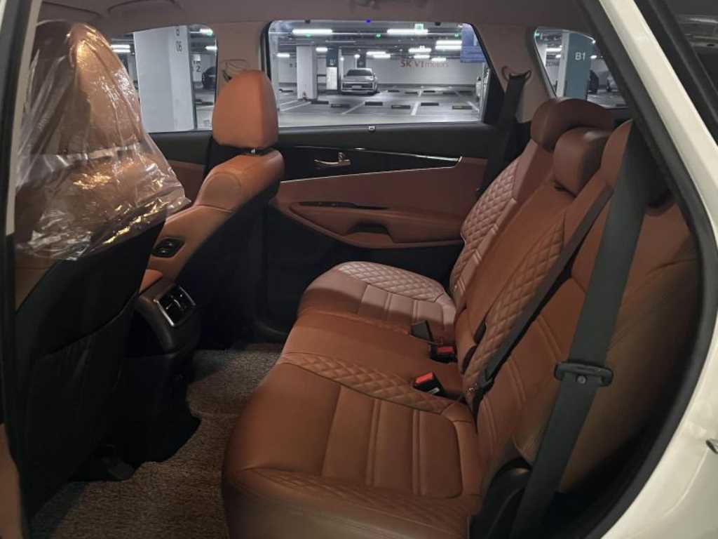 KIA Sorento - Vista 8