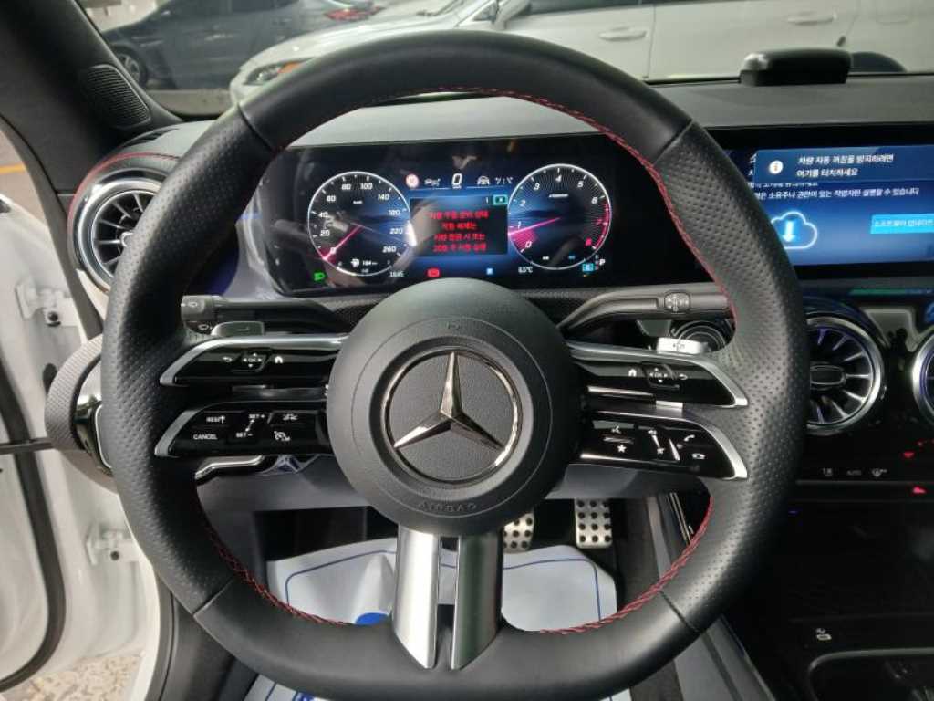 Mercedes Benz CLA Class - Vista 8