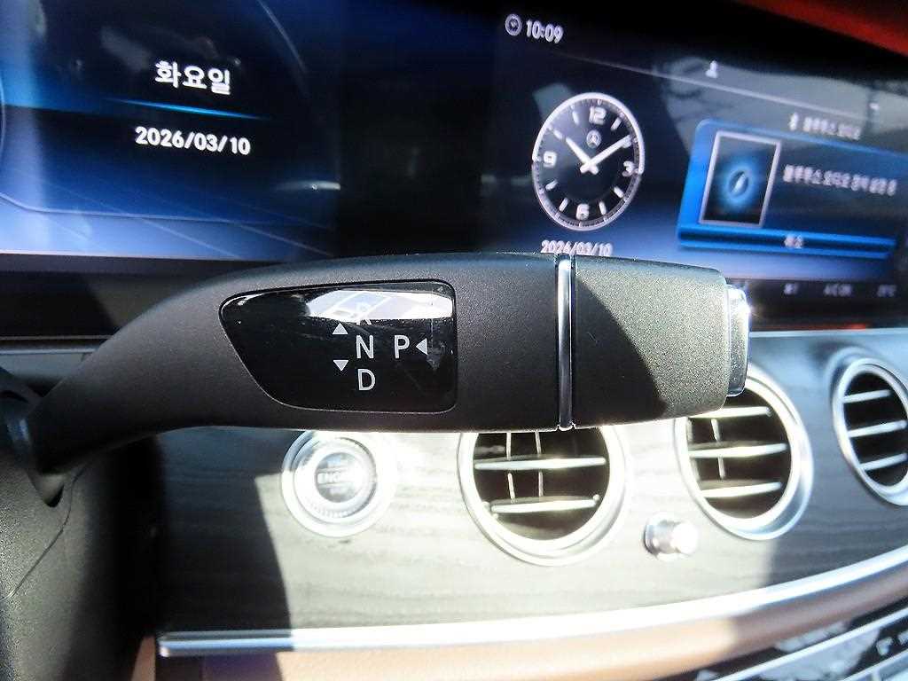 Mercedes Benz E class - Vista 11