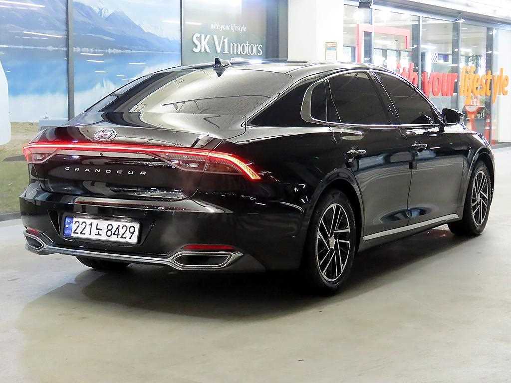 HYUNDAI Grandeur - Vista 4