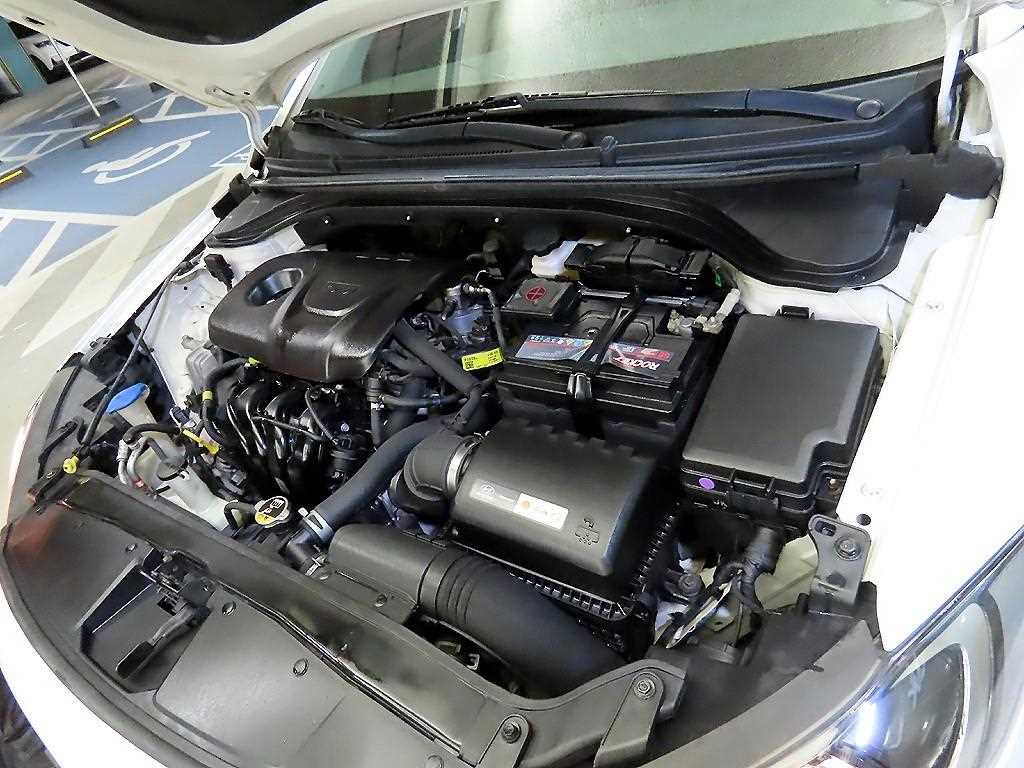 HYUNDAI Avante 2016 Blanco - Importación desde Corea - HF Imports Iquique - Foto 19