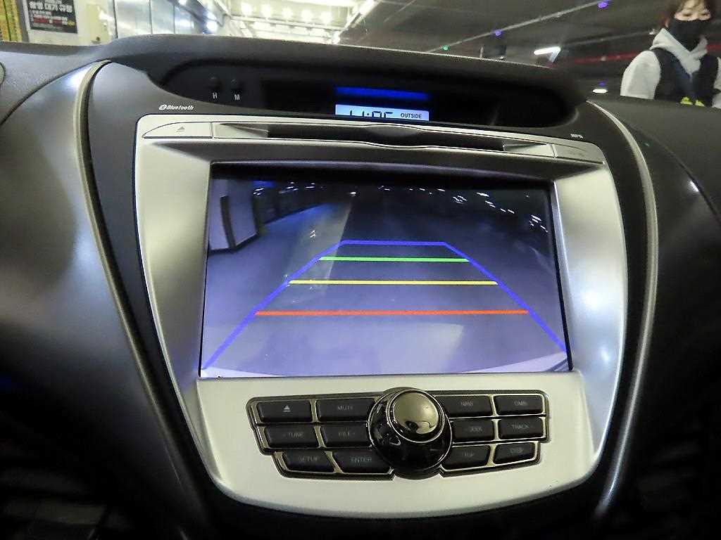 HYUNDAI Avante 2012 Blanco - Importación desde Corea - HF Imports Iquique - Foto 13