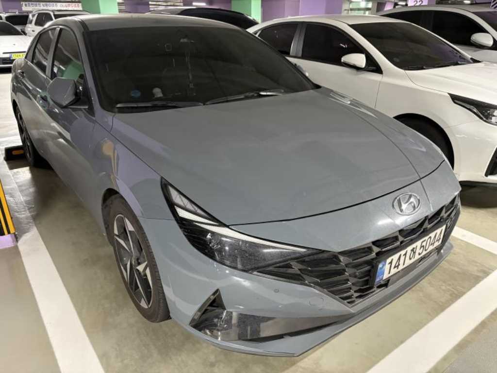 HYUNDAI Avante - Vista 2
