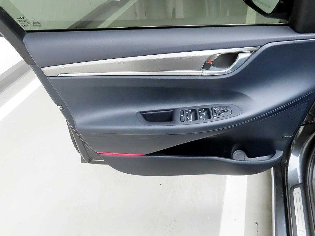 HYUNDAI Grandeur - Vista 11