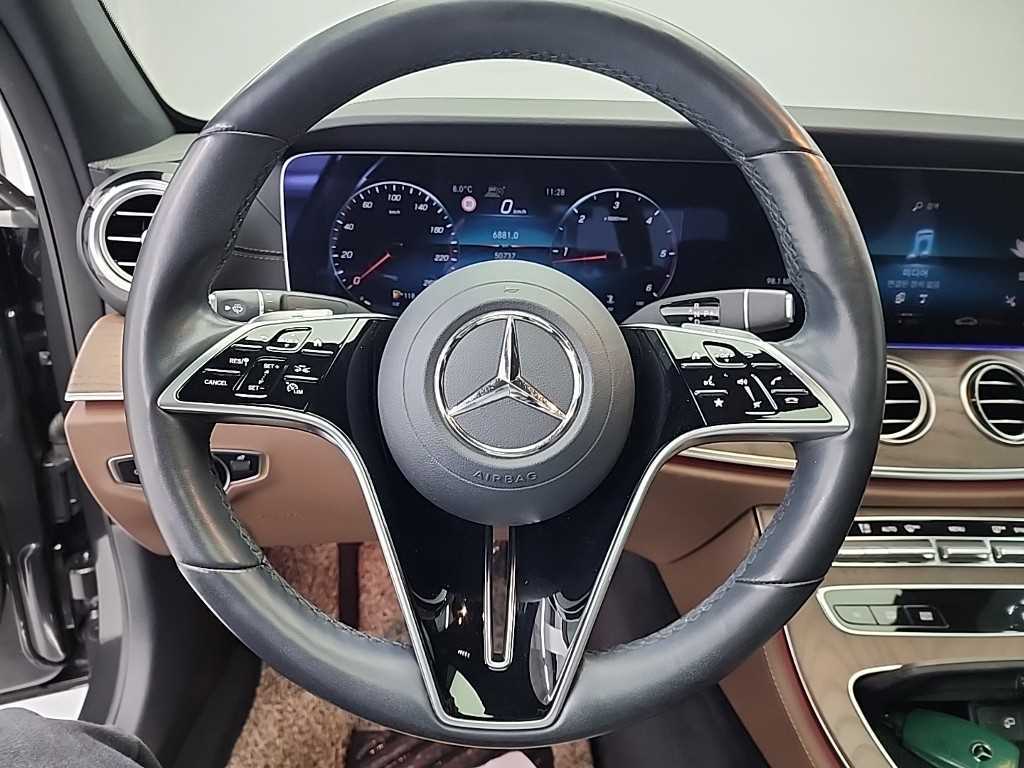 Mercedes Benz E class - Vista 9