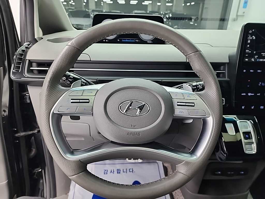 HYUNDAI Staria - Vista 9