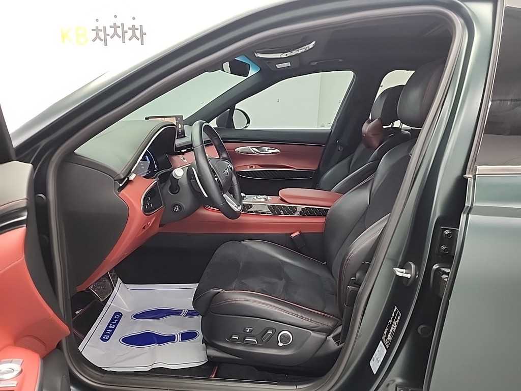 Genesis GV70 - Vista 11