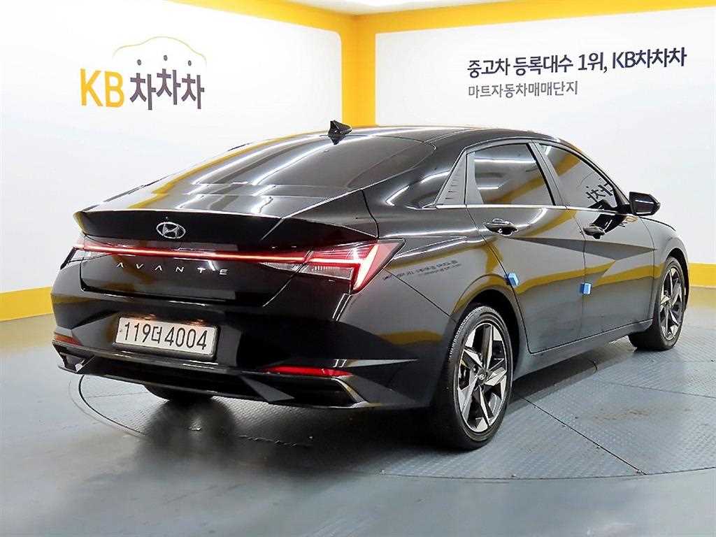 HYUNDAI Avante - Vista 4