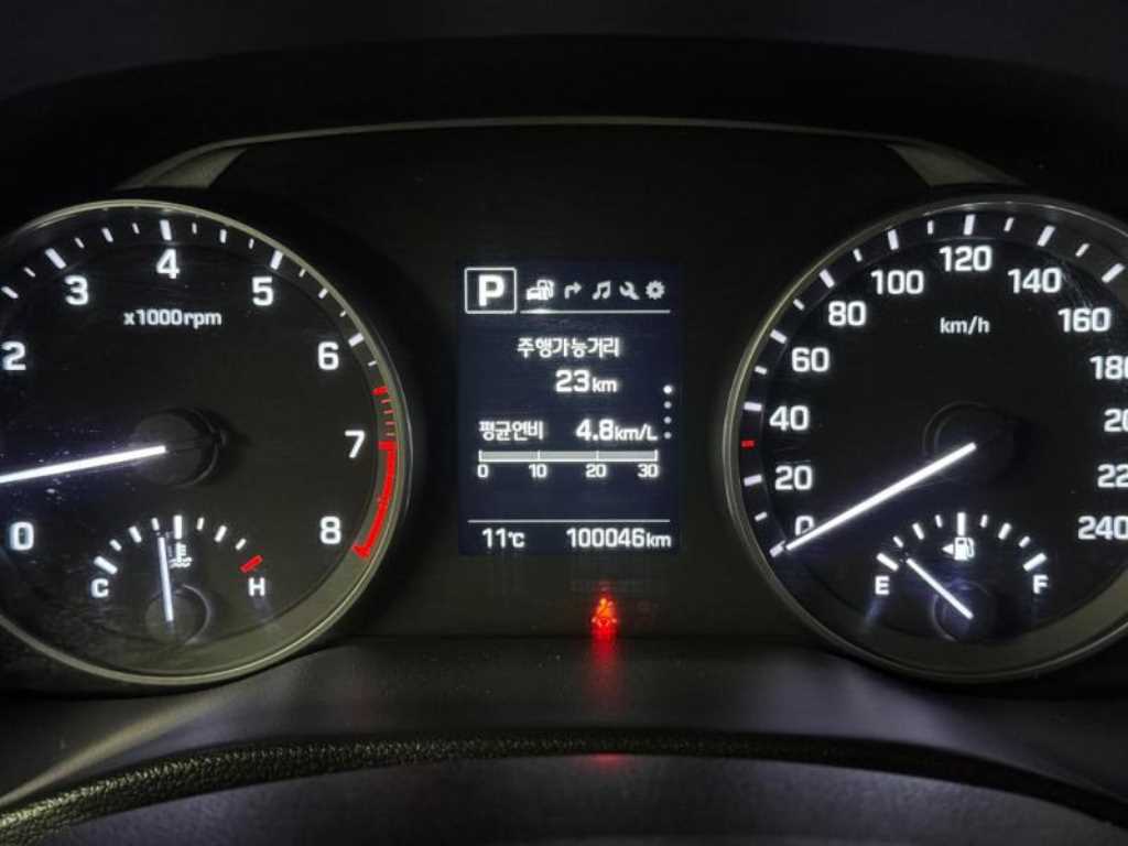 HYUNDAI Avante - Vista 7