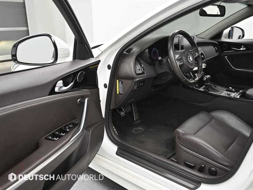 KIA Stinger - Vista 11