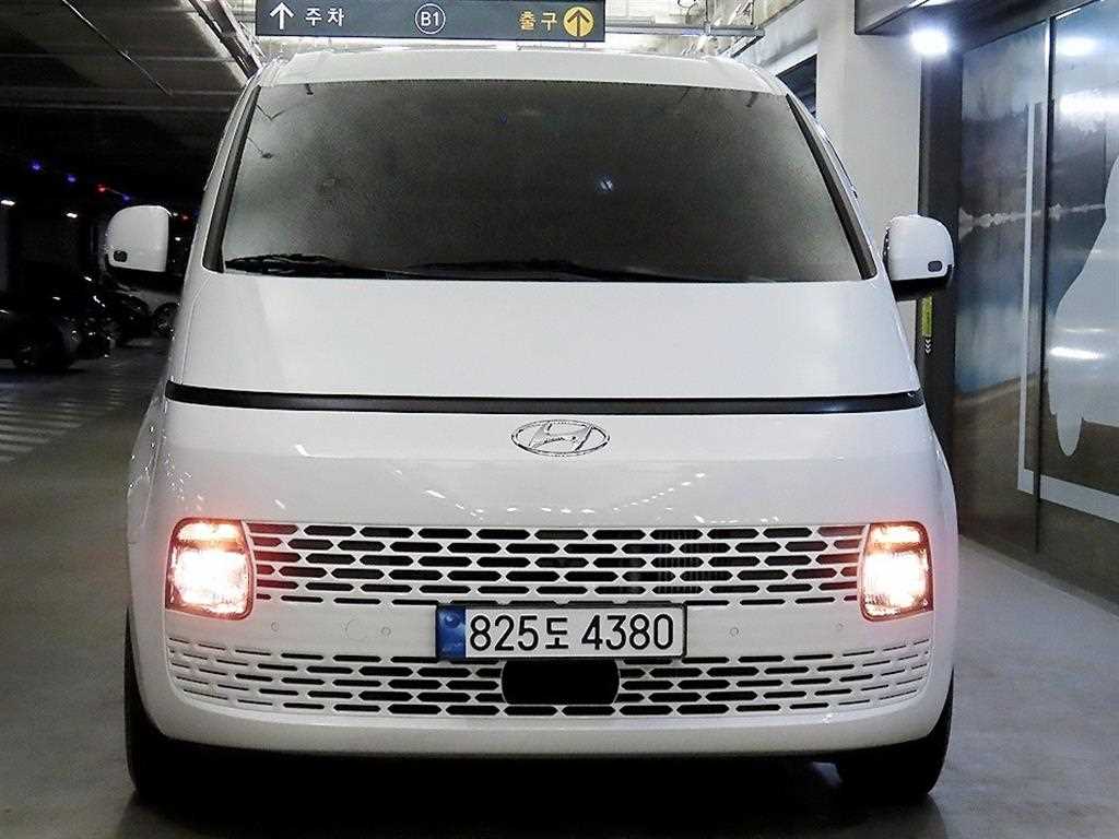 HYUNDAI Staria - Vista 2