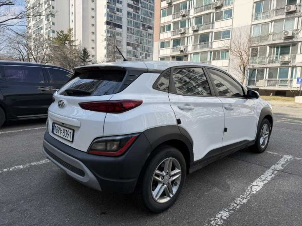 HYUNDAI Kona - Vista 5