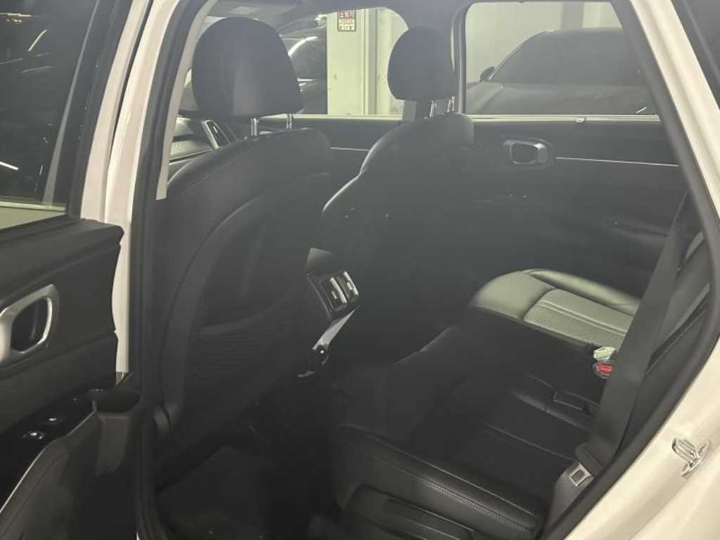 KIA Sorento - Vista 8