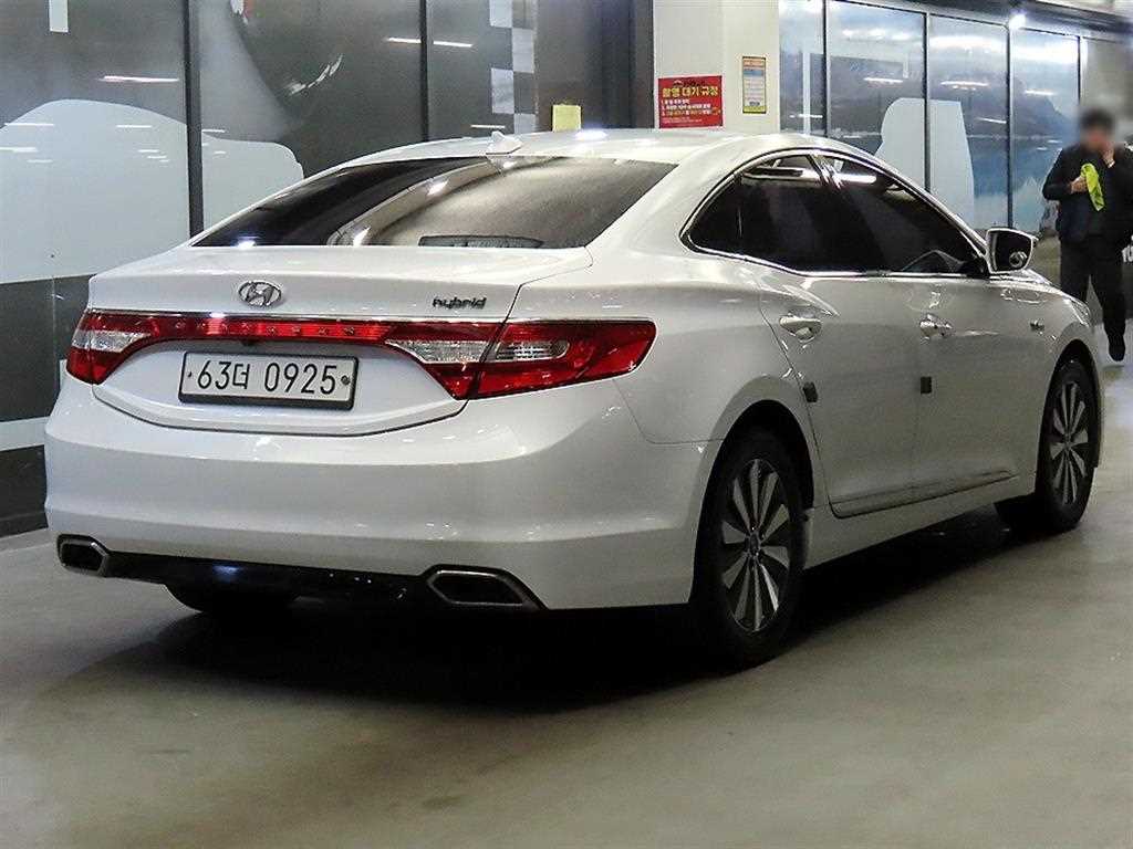 HYUNDAI Grandeur - Vista 4