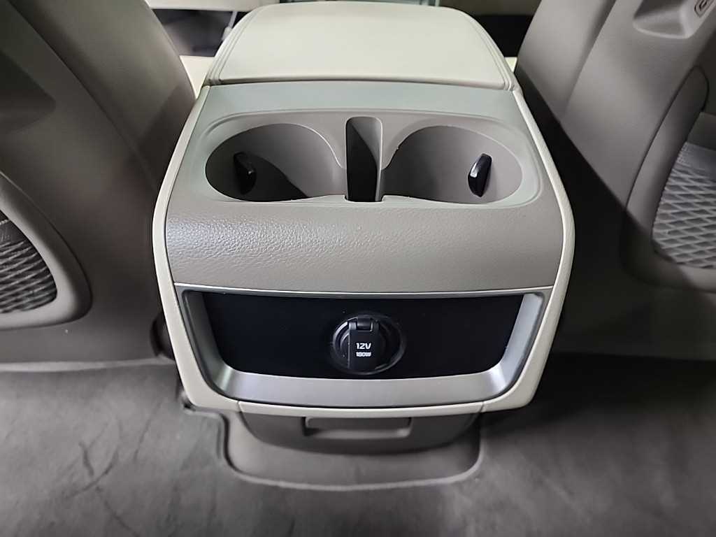 KIA Carnival - Vista 12