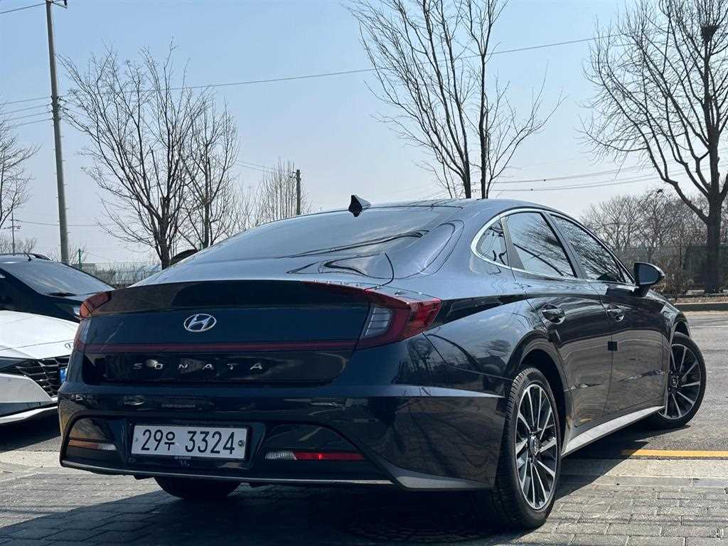 HYUNDAI Sonata - Vista 2