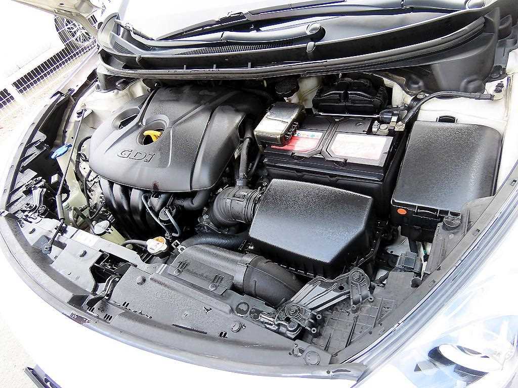 HYUNDAI i30 2015 Blanco - Importación desde Corea - HF Imports Iquique - Foto 18