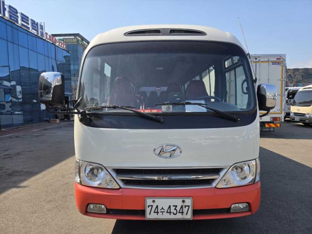 medium and large bus Hyundai bus 2017 Blanco - Importación desde Corea - HF Imports Iquique - Foto 1