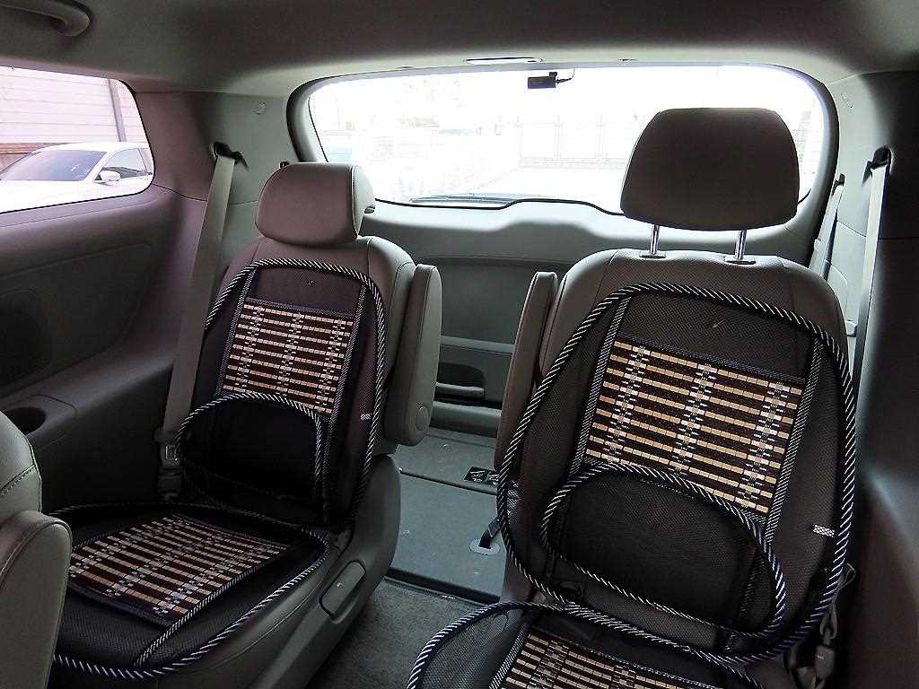 KIA Carnival - Vista 7