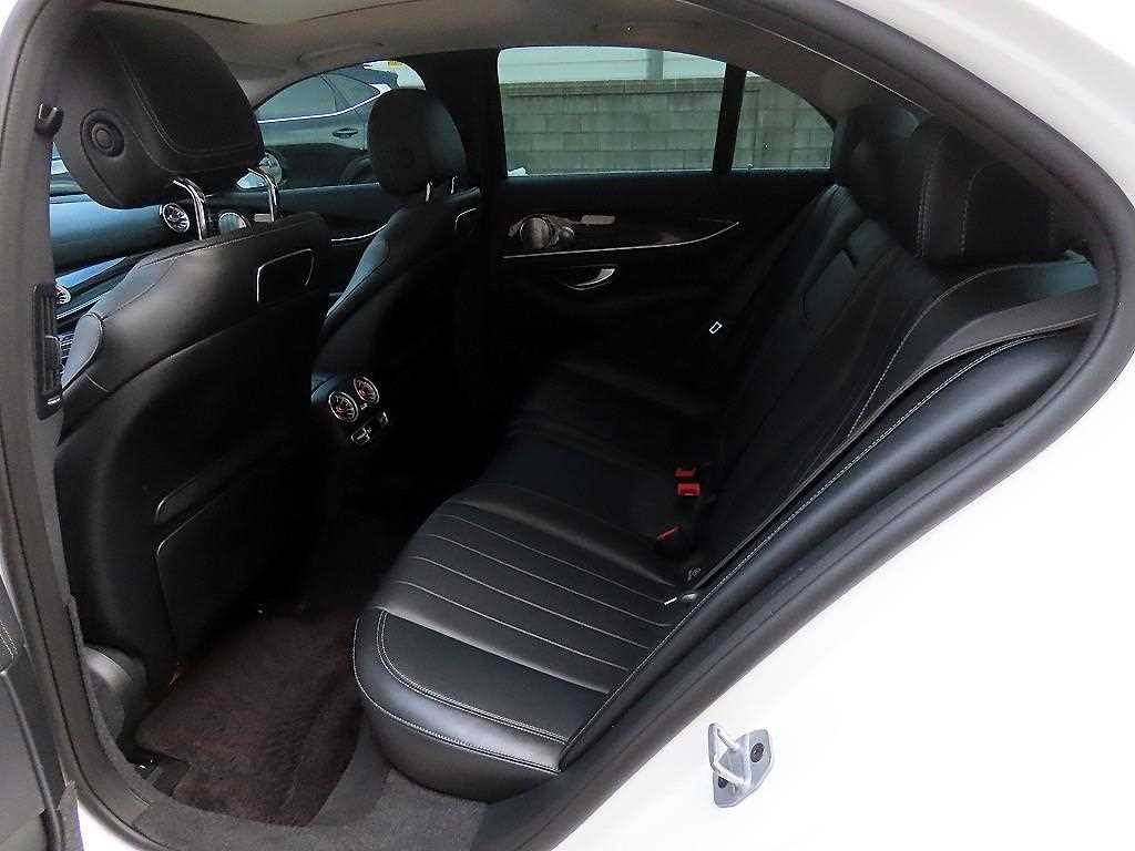 Mercedes Benz E class - Vista 6