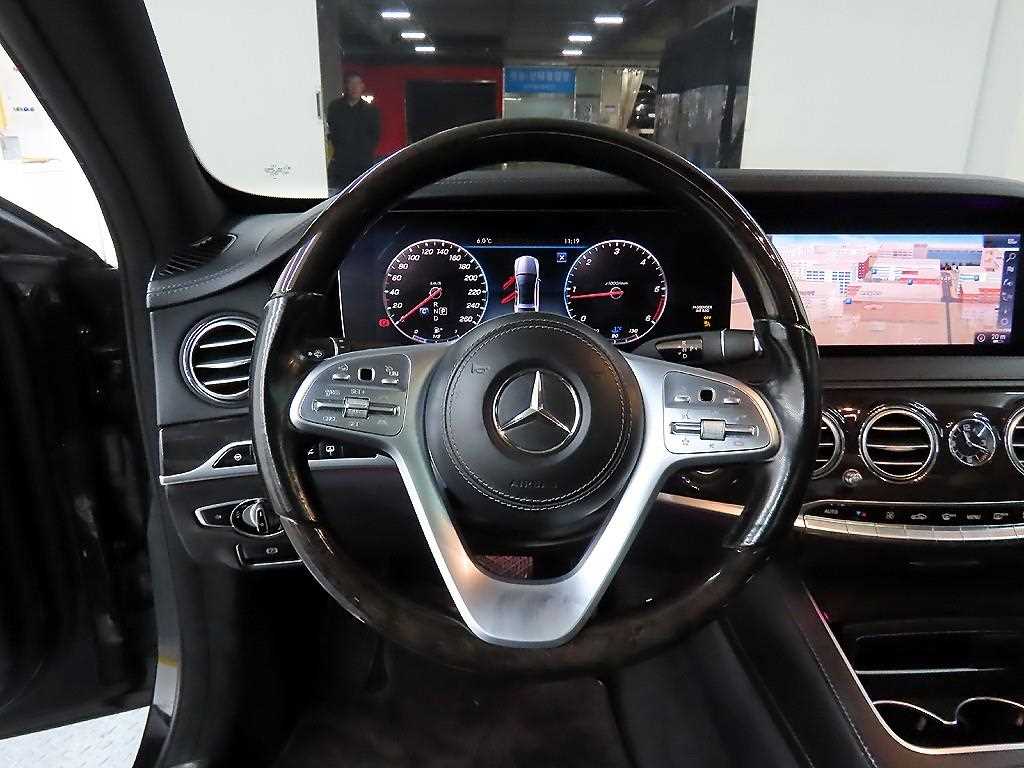 Mercedes Benz S Class - Vista 9