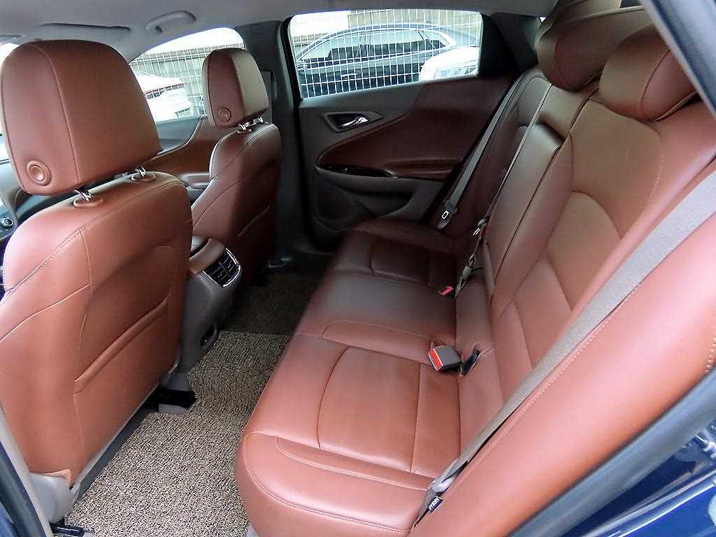 Chevrolet Malibu - Vista 6