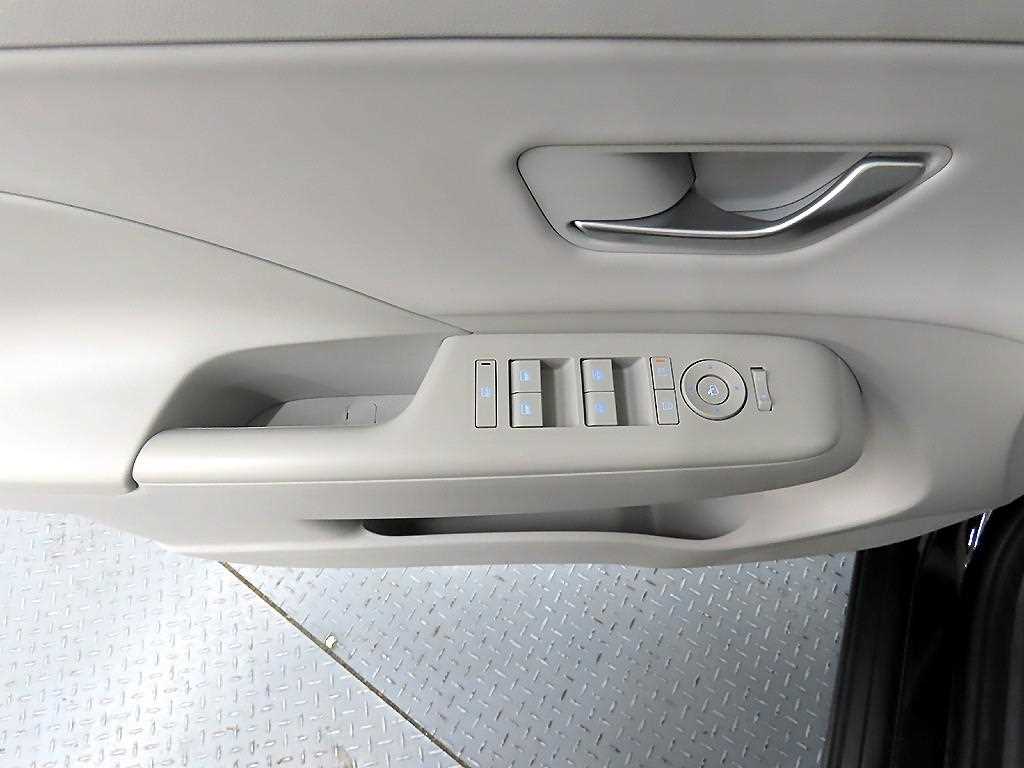 HYUNDAI Kona - Vista 11