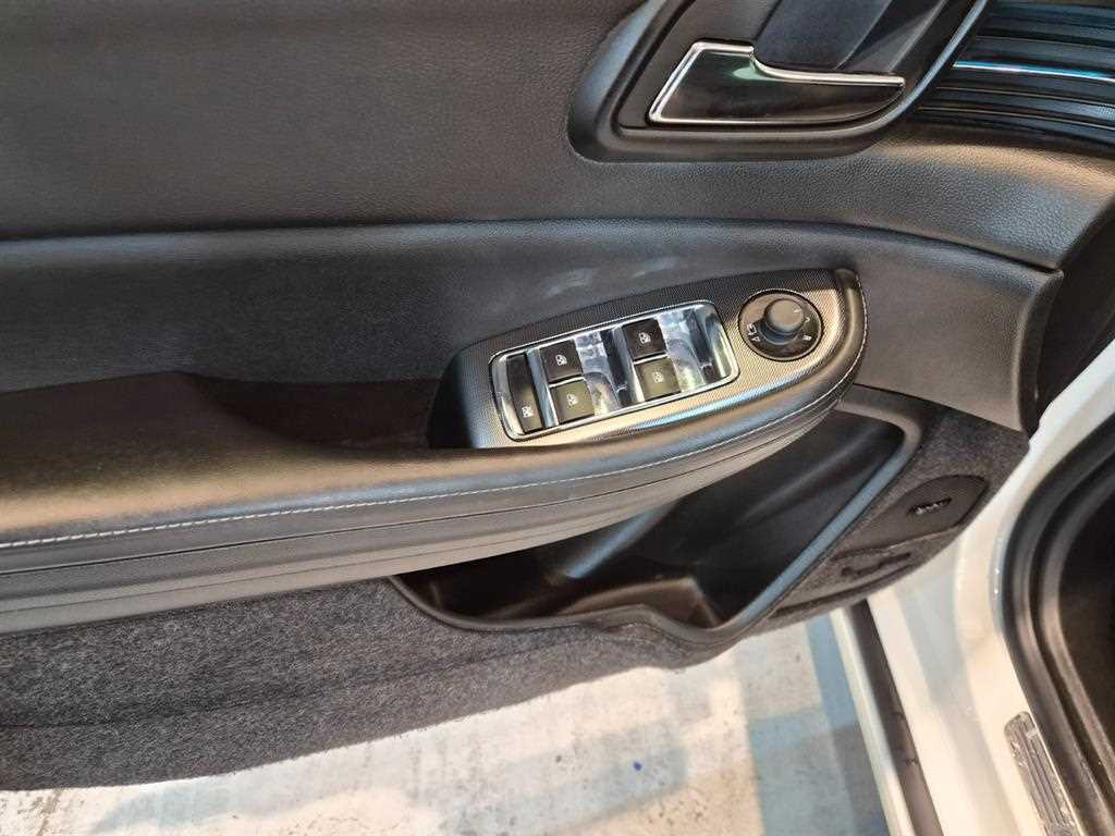 Chevrolet Malibu - Vista 11