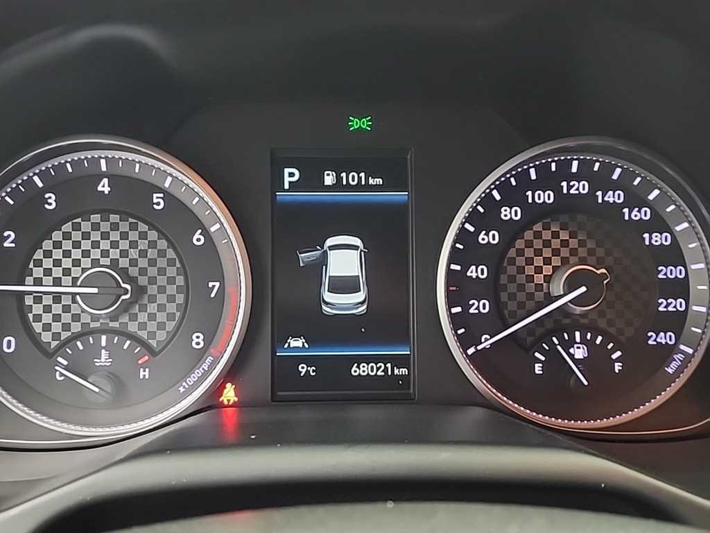 HYUNDAI Avante - Vista 6