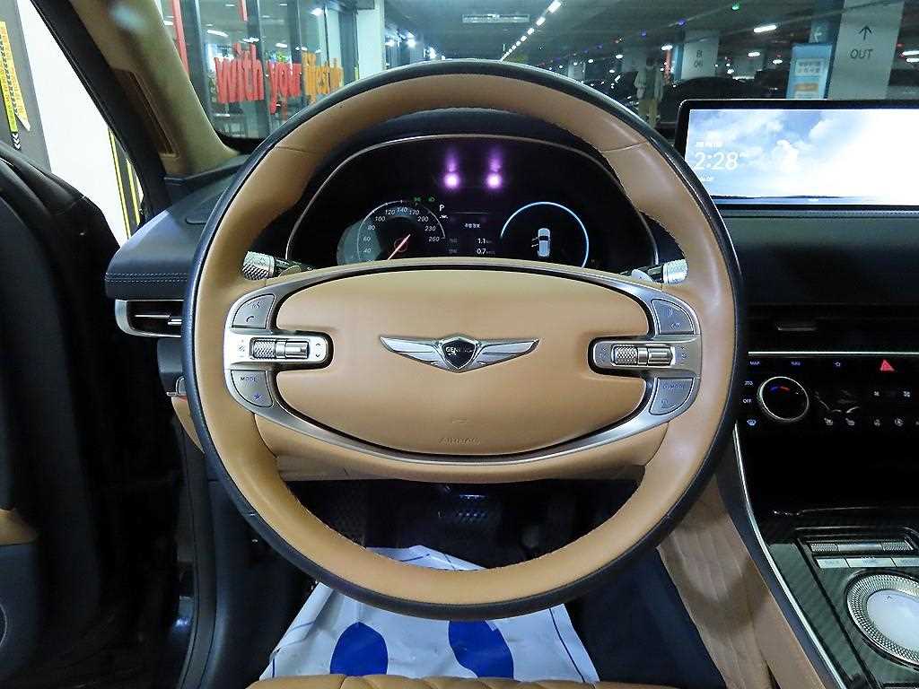 Genesis GV80 - Vista 8