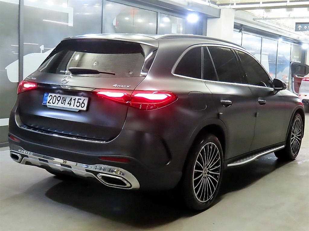 Mercedes Benz GLC Class - Vista 4
