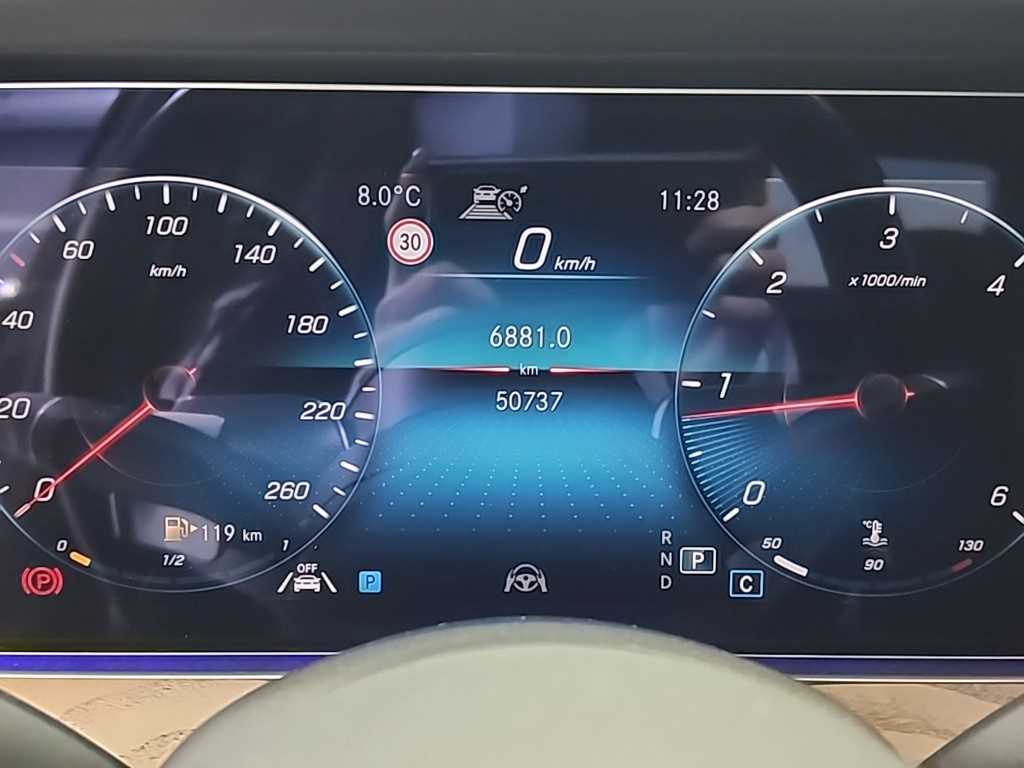 Mercedes Benz E class - Vista 6