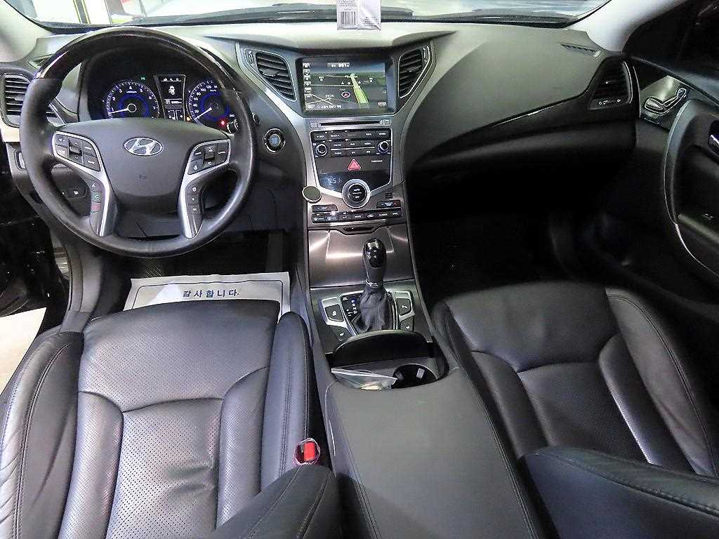 HYUNDAI Grandeur - Vista 10