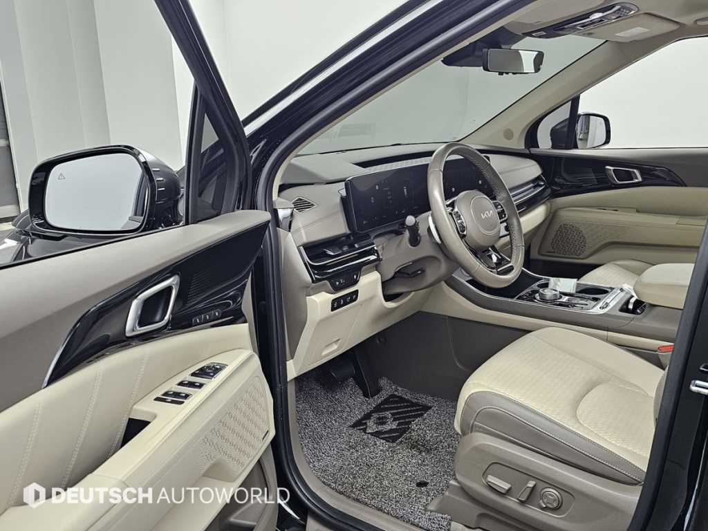 KIA Carnival - Vista 11