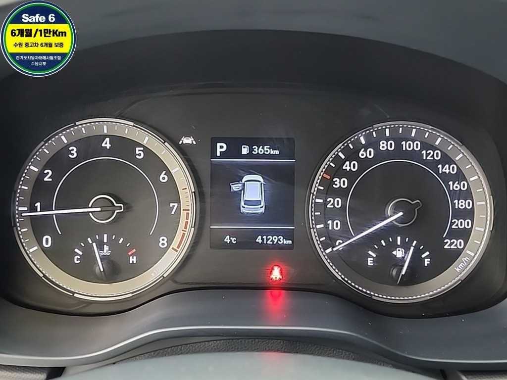 HYUNDAI Venue - Vista 6