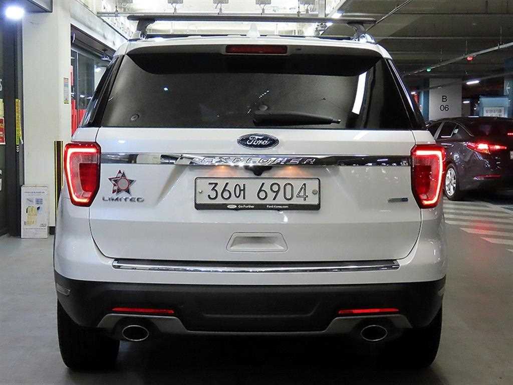 Ford Explorer - Vista 5