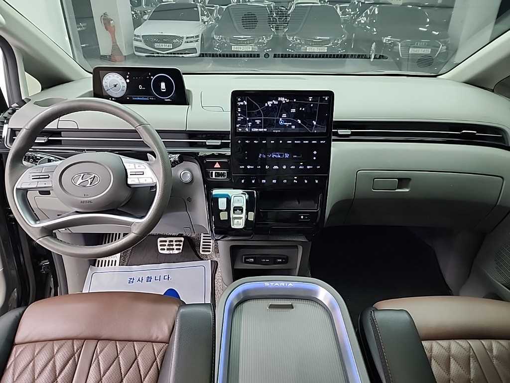 HYUNDAI Staria - Vista 7