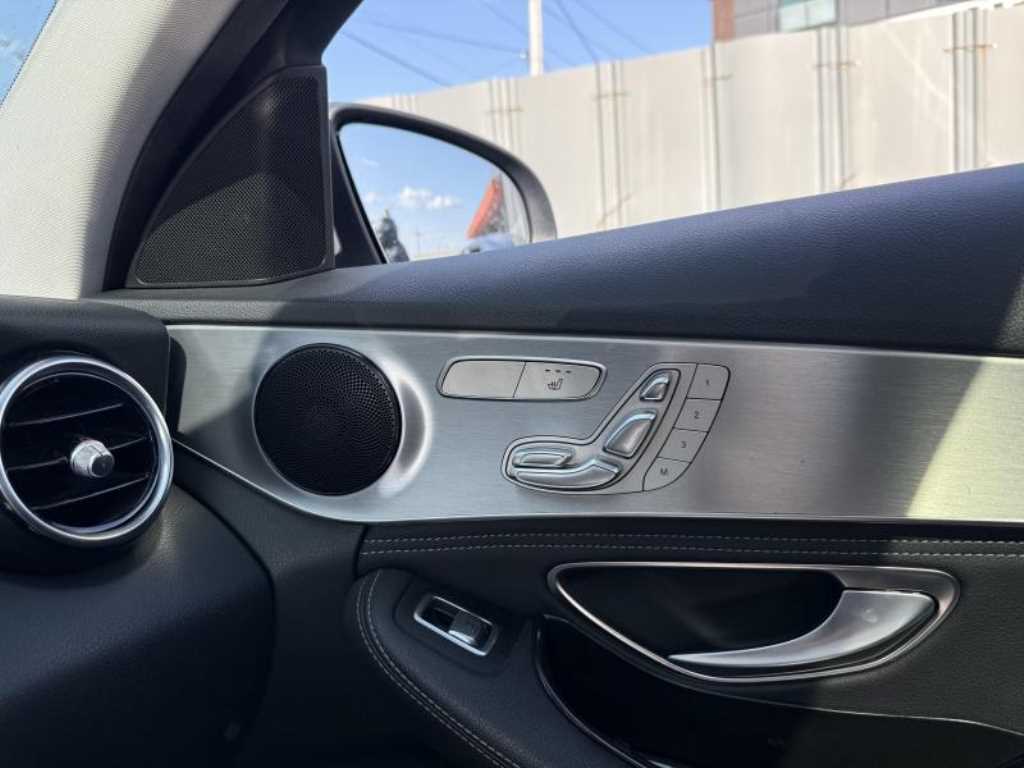 Mercedes Benz C Class - Vista 10