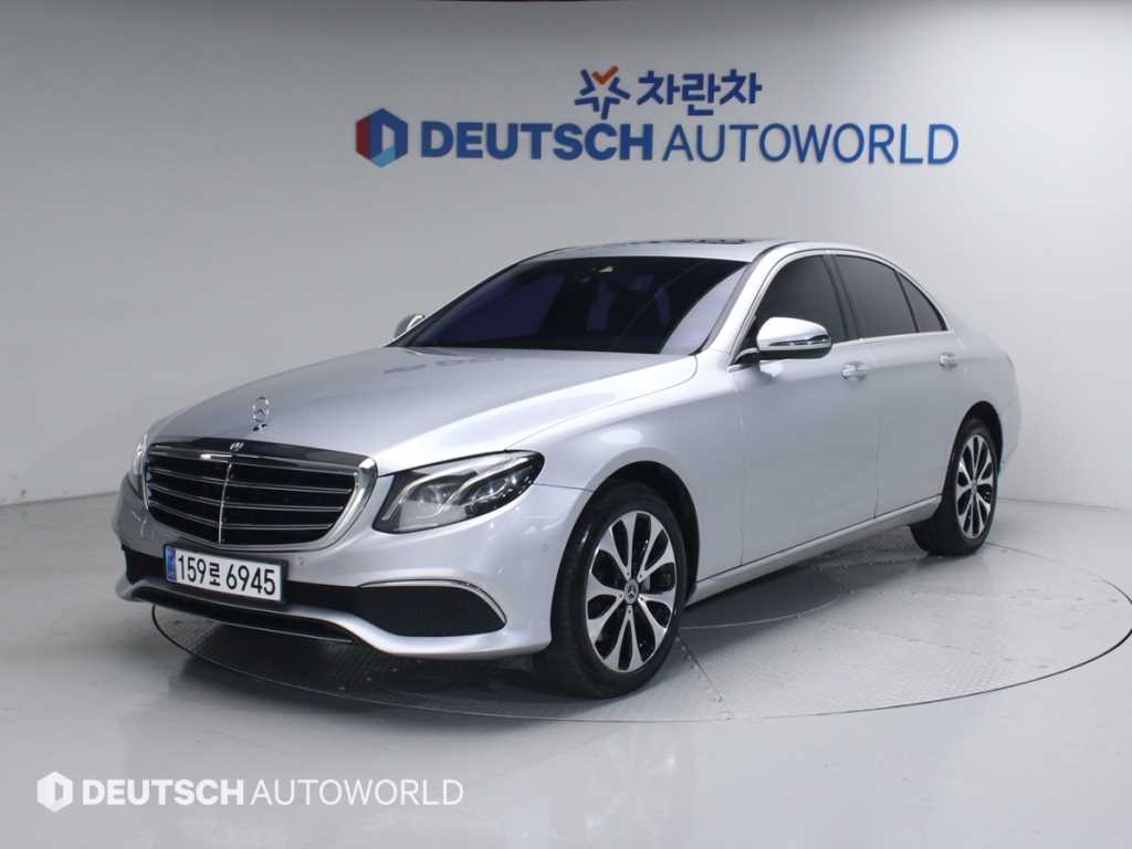 Mercedes Benz E class - Vista 2