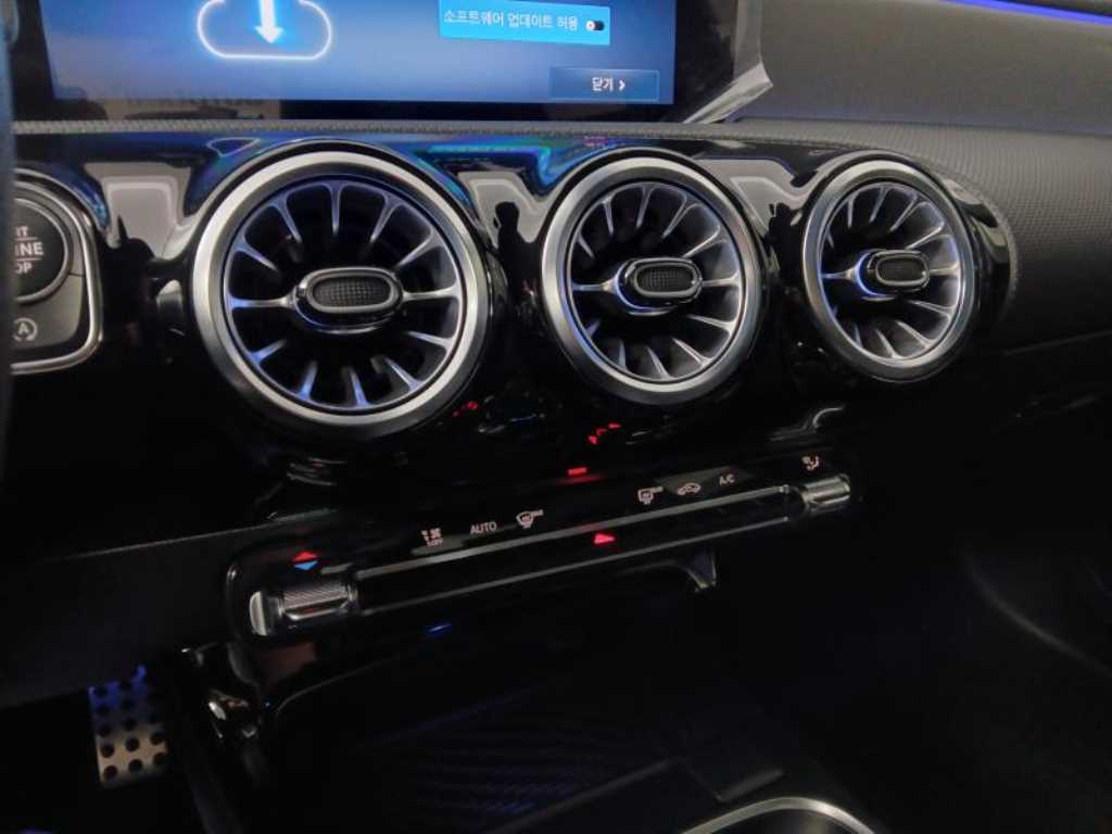 Mercedes Benz CLA Class - Vista 12