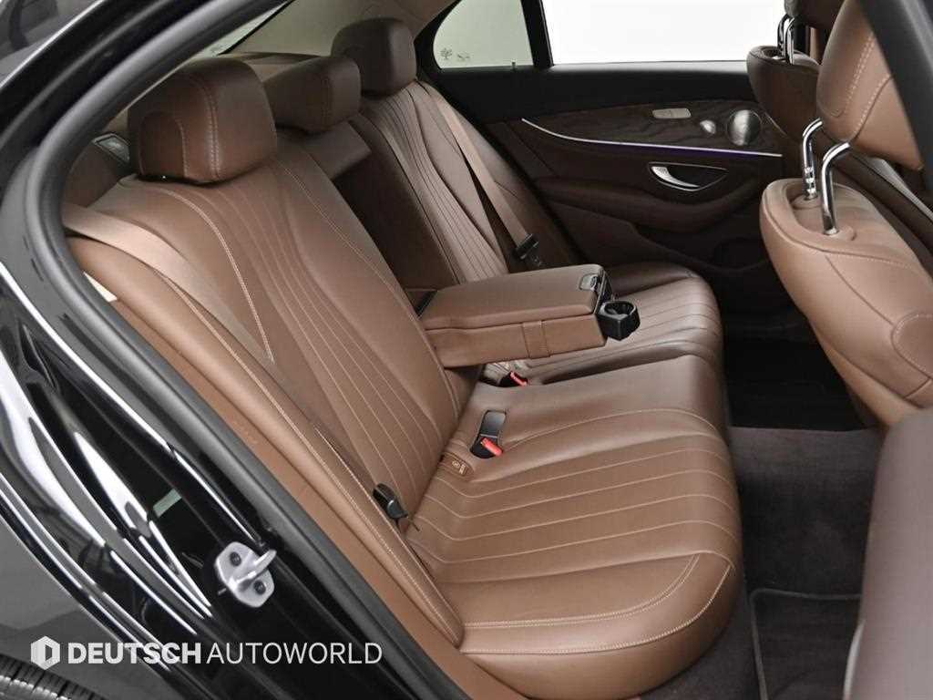 Mercedes Benz E class - Vista 12