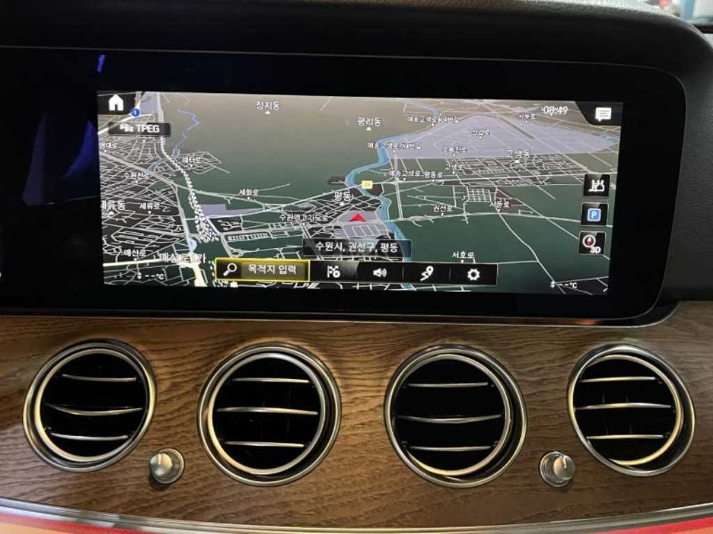 Mercedes Benz E class - Vista 5