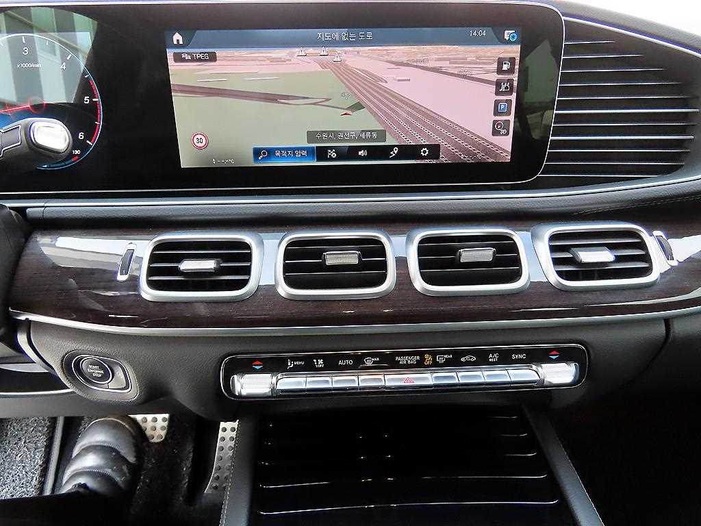 Mercedes Benz GLE Class - Vista 12