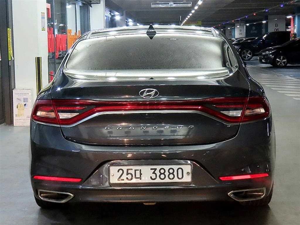 HYUNDAI Grandeur - Vista 5
