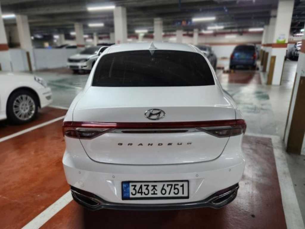 HYUNDAI Grandeur - Vista 2
